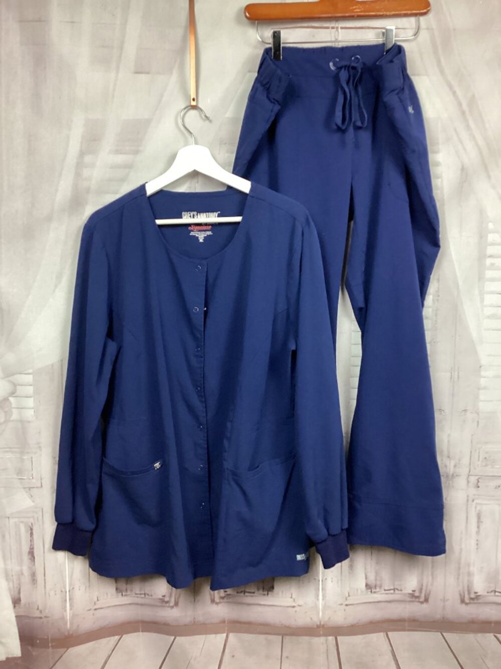 Greys Anatomy Scrub Set Blue XL/LP - Picture 12 of 12